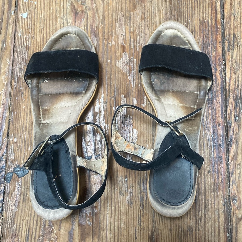 Women’s heeled sandals